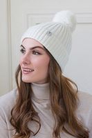 Женская белая шапка MYLIKE 8.809-1